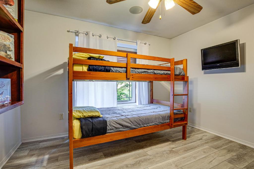 Junction City Home with Hot Tub - Near Milford Lake! - Image 8