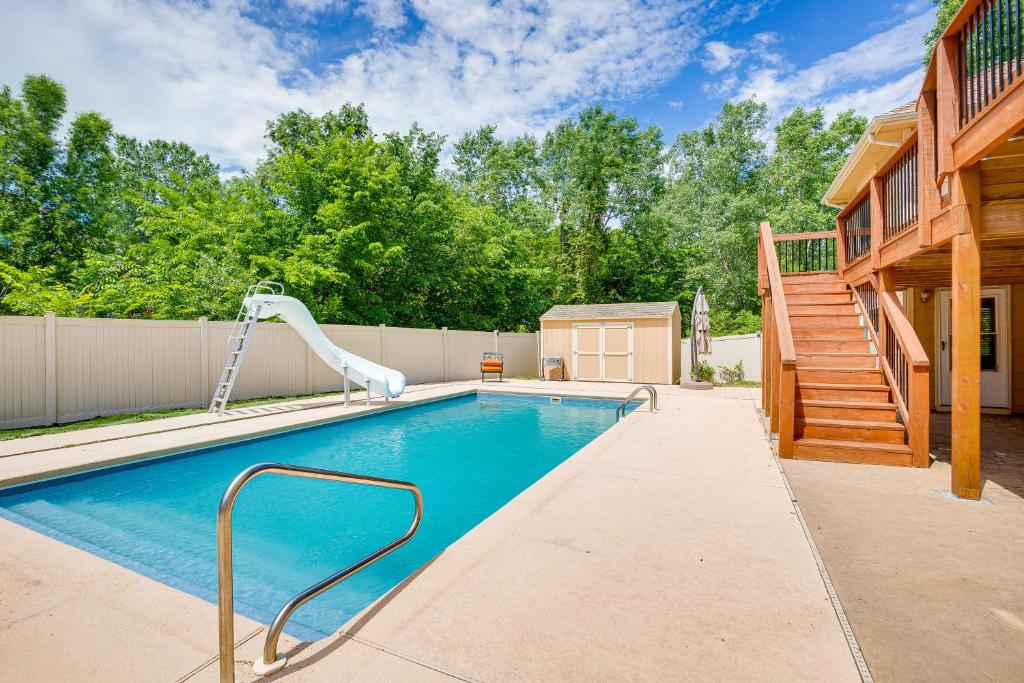 Junction City Home with Hot Tub - Near Milford Lake! - Image 4