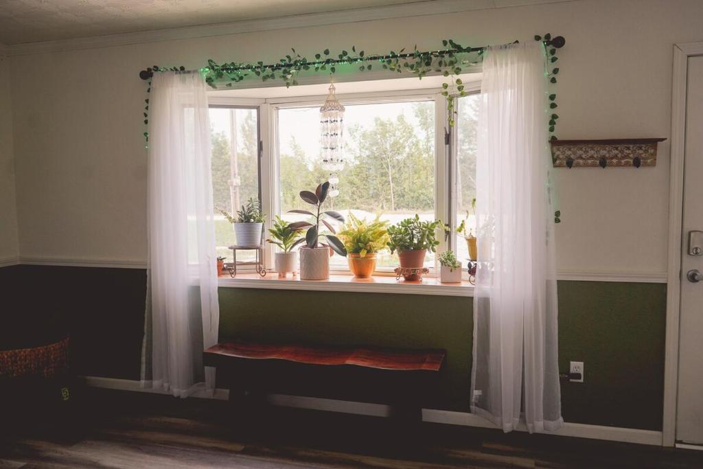 Rose Ranch - Charming Country Home - Image 7