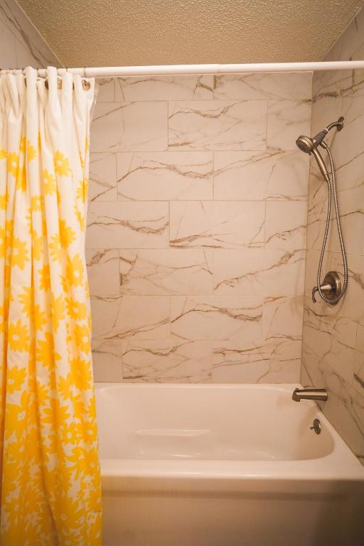 Rose Ranch - Charming Country Home