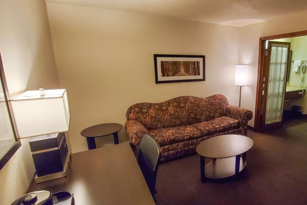 Quality Inn Atchison - Image 6