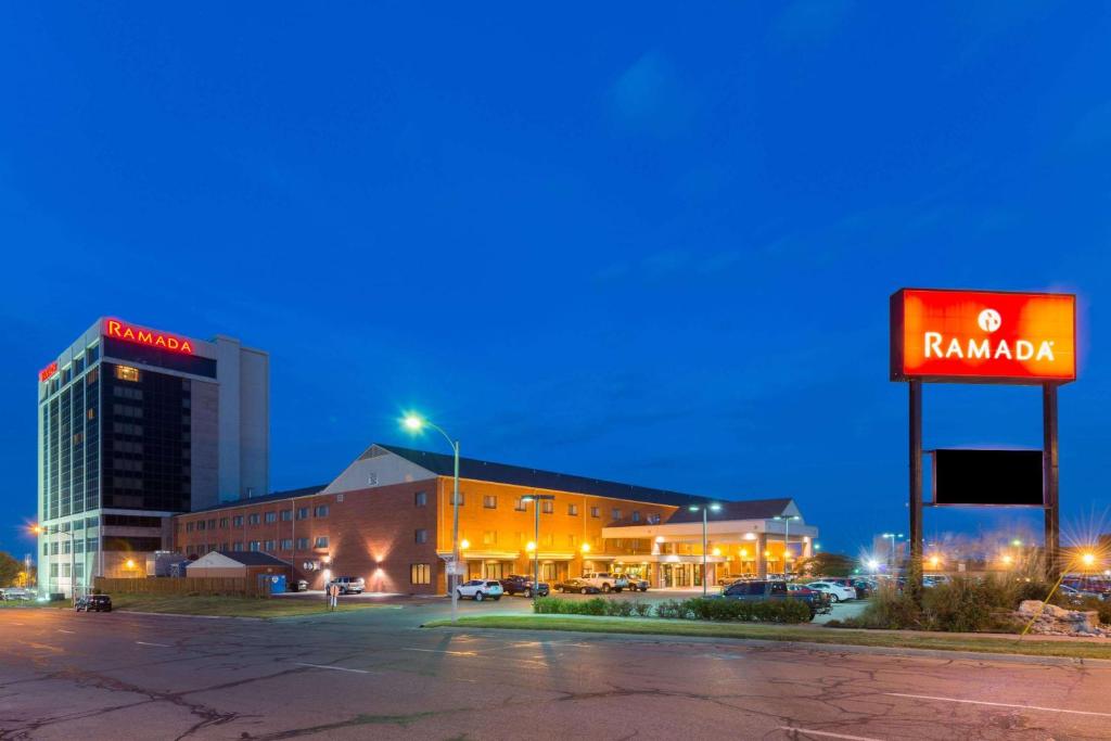 Ramada by Wyndham Topeka Downtown Hotel & Convention Center