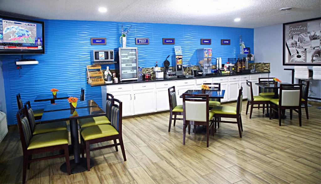 Express Inn Parsons - Image 8