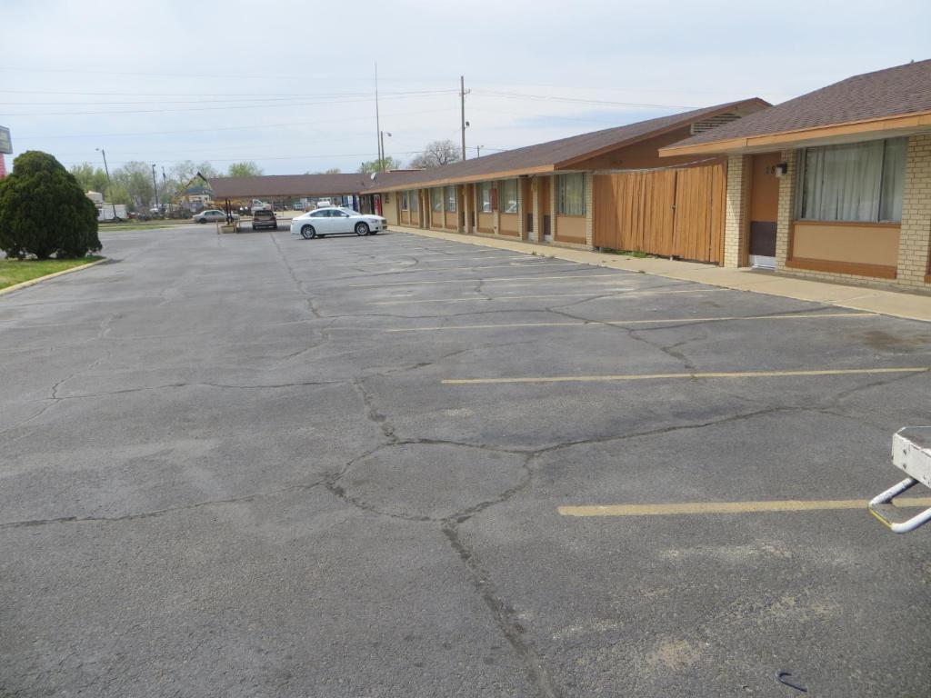 Traveler's Lodge - Image 5