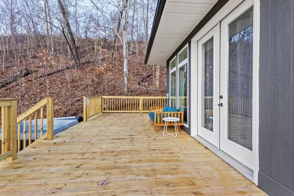 Hot Tub (Jacuzzi) - Photo 5