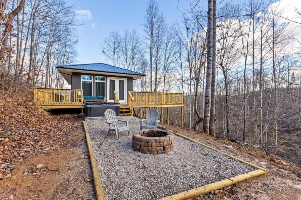 Hot Tub (Jacuzzi) - Photo 3