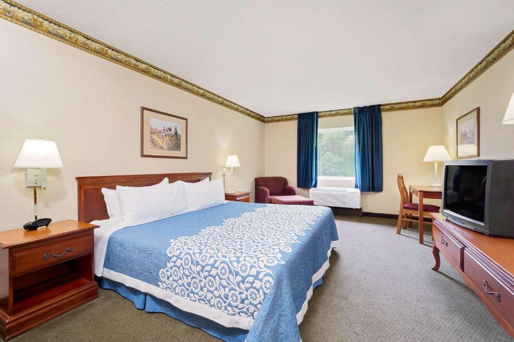 Magnuson Hotel West Liberty - Image 5