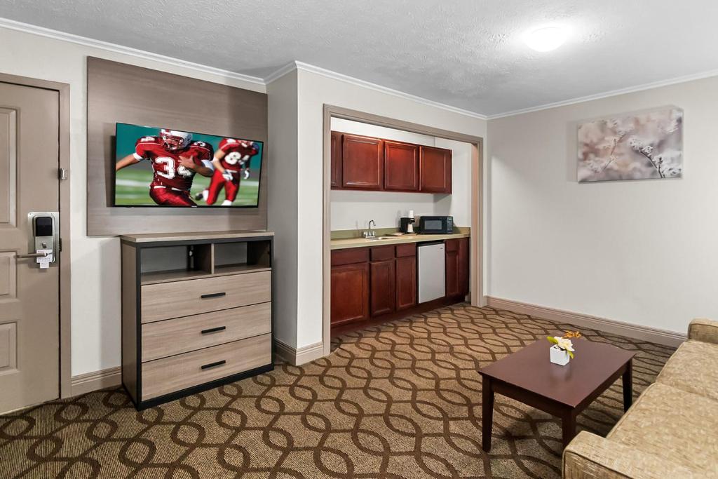 Red Roof Inn & Suites Lexington - Hamburg - Image 5