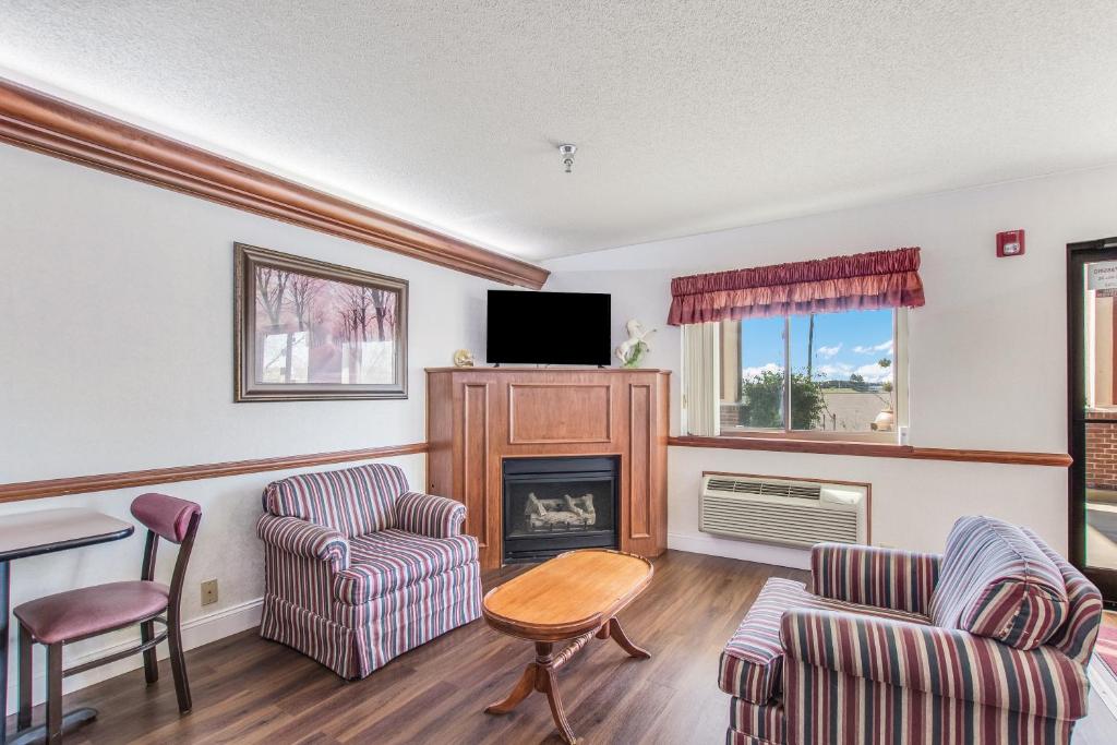 Econo Lodge Shelbyville - Image 5