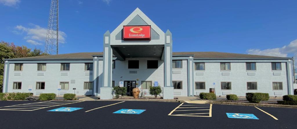 Econo Lodge Shelbyville - Image 6
