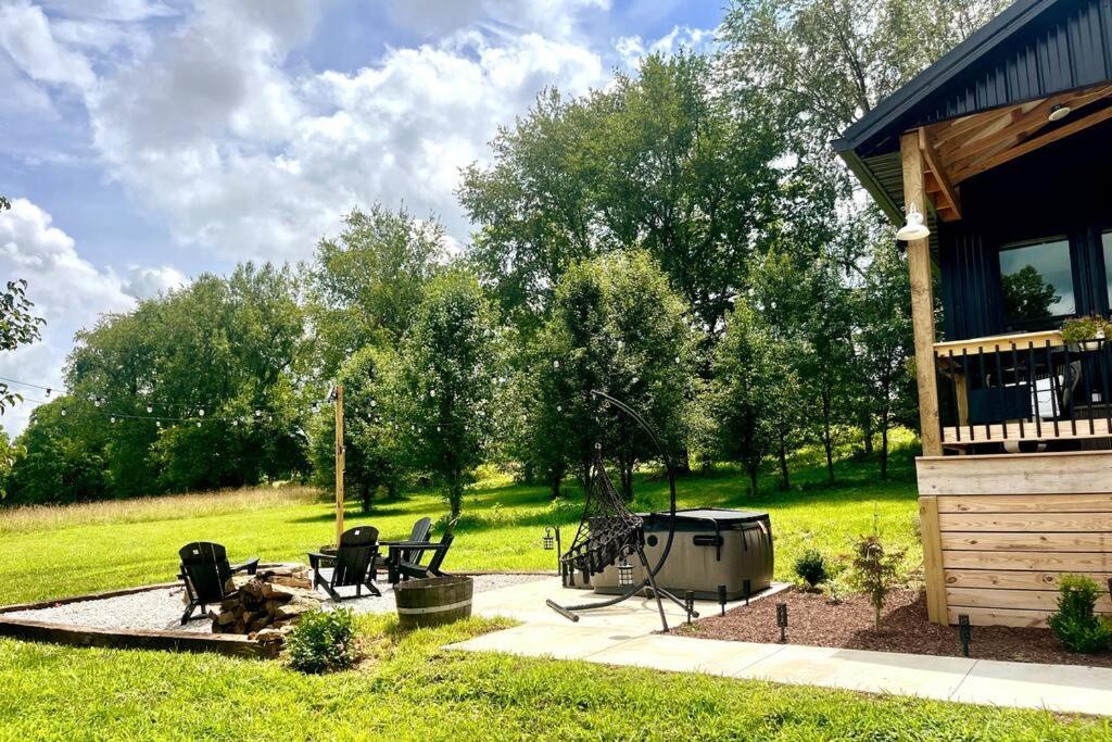 Hot Tub (Jacuzzi) - Photo 3