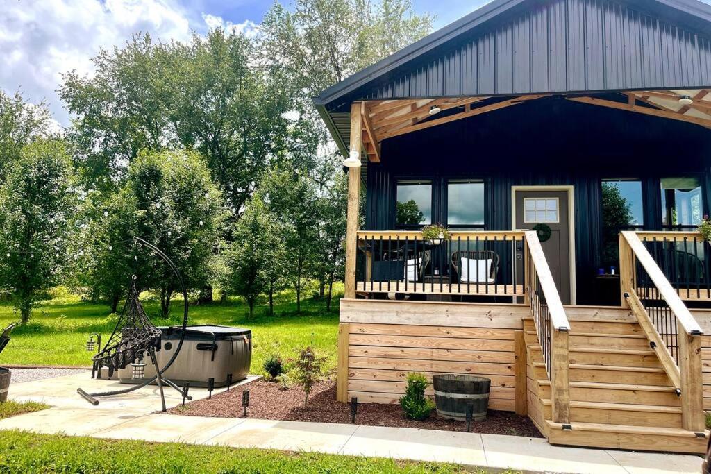 Hot Tub (Jacuzzi) - Photo 4