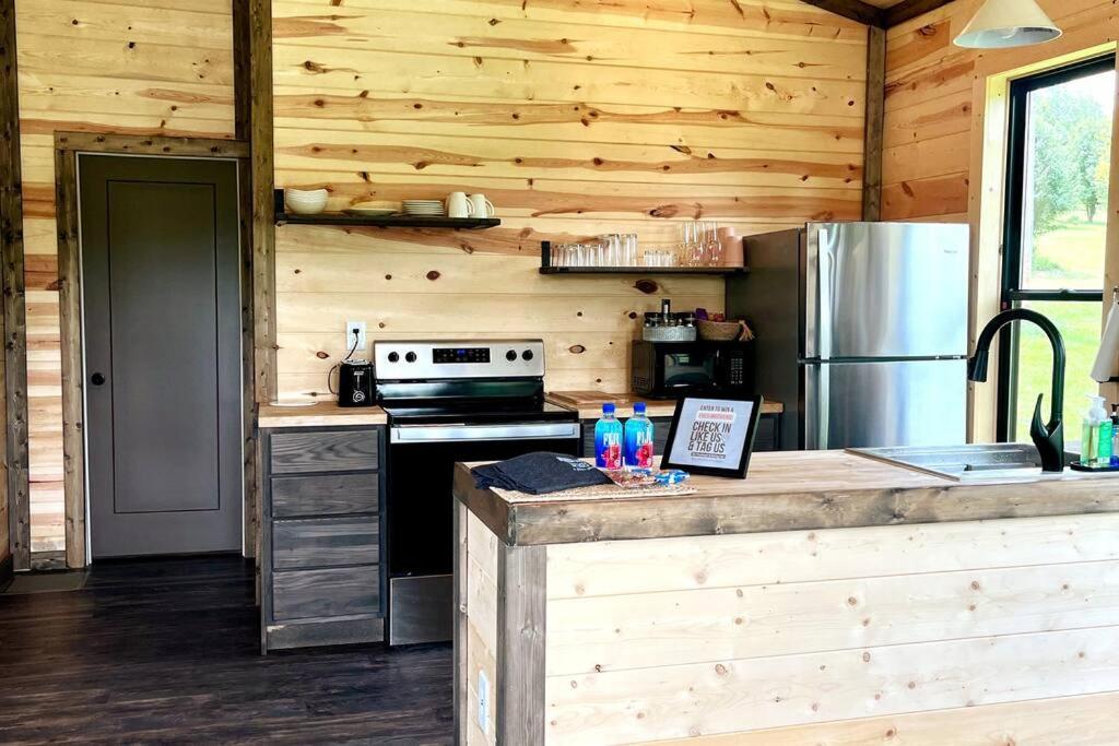 #4 Kentucky Bourbon Trail Bourbon Barrel Cottages - Image 4