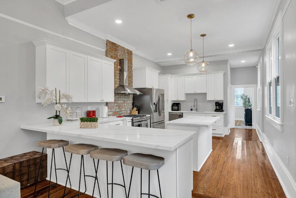 Uptown Nola Historic Home Parking - Image 4