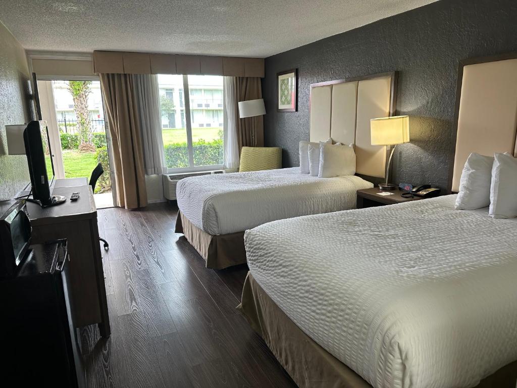 Ramada by Wyndham Houma - Image 6