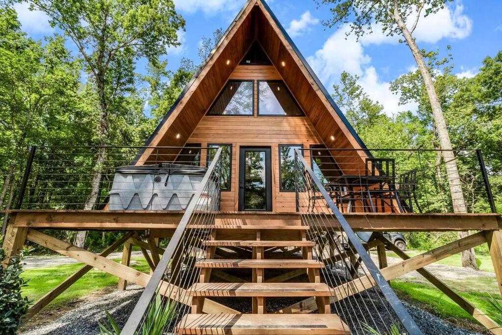 Hot Tub (Jacuzzi) - Photo 2