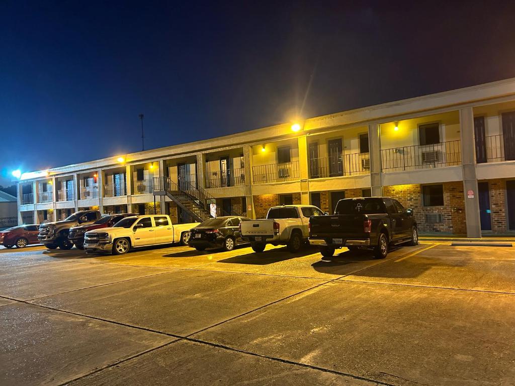 Howards Inn Motel - Image 7