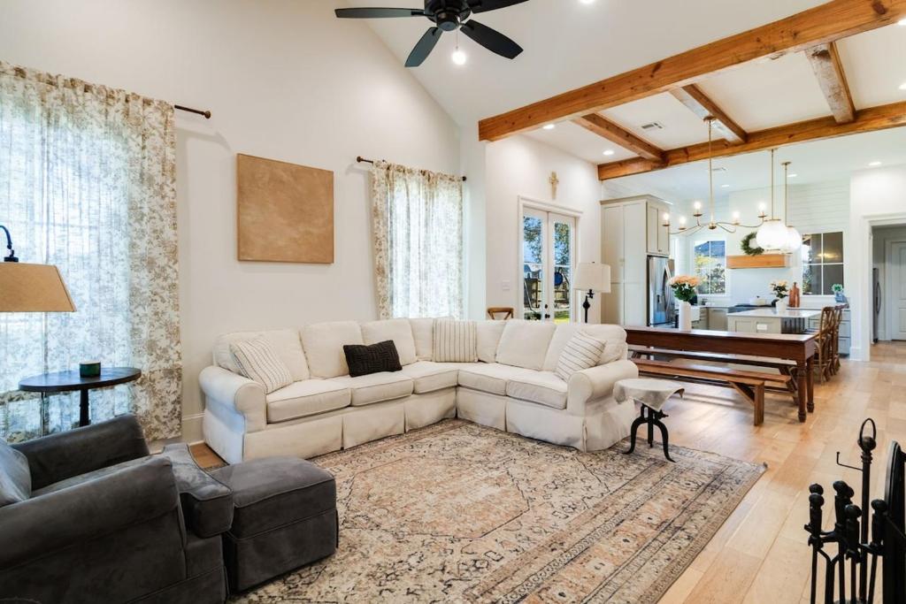 Cajun Country Retreat King Beds Patio Arcade Luxe