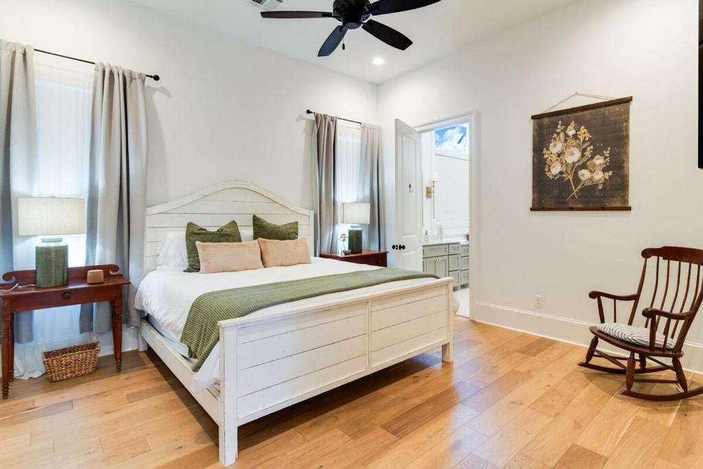 Cajun Country Retreat King Beds Patio Arcade Luxe - Image 7