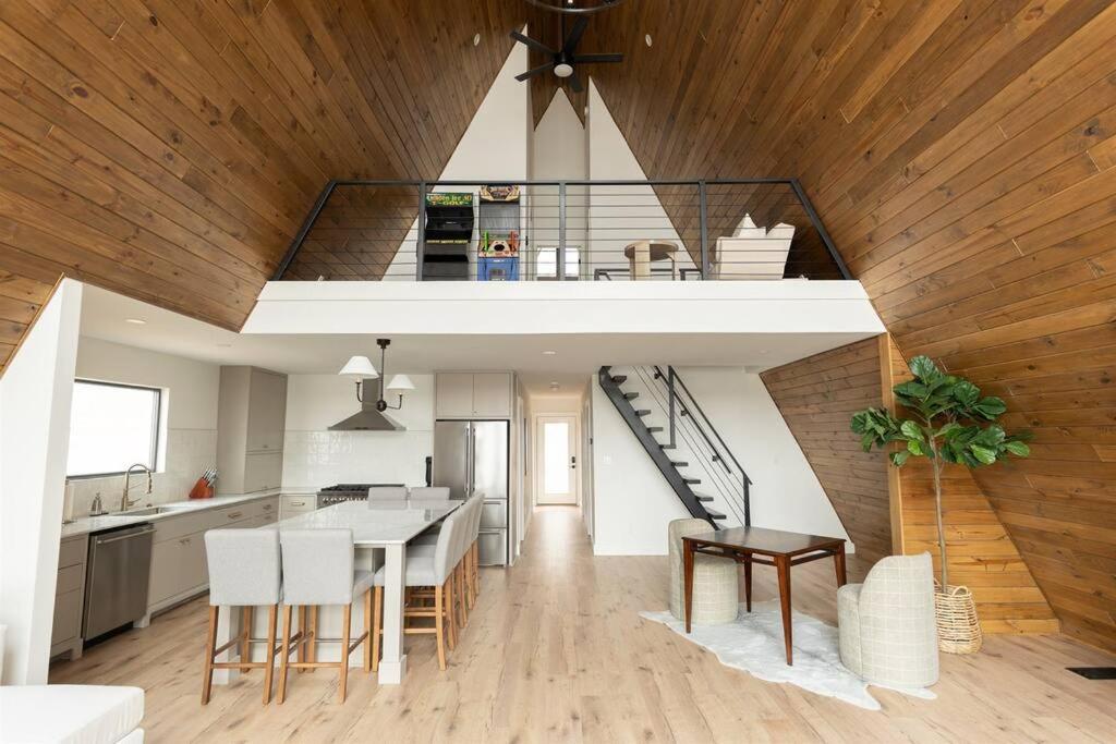 Newly Built, Mid-Lakeside A-Frame with Hot Tub and Steam Shower - Image 4