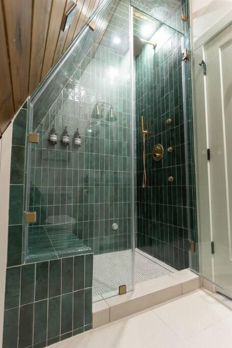 Newly Built, Mid-Lakeside A-Frame with Hot Tub and Steam Shower - Image 8