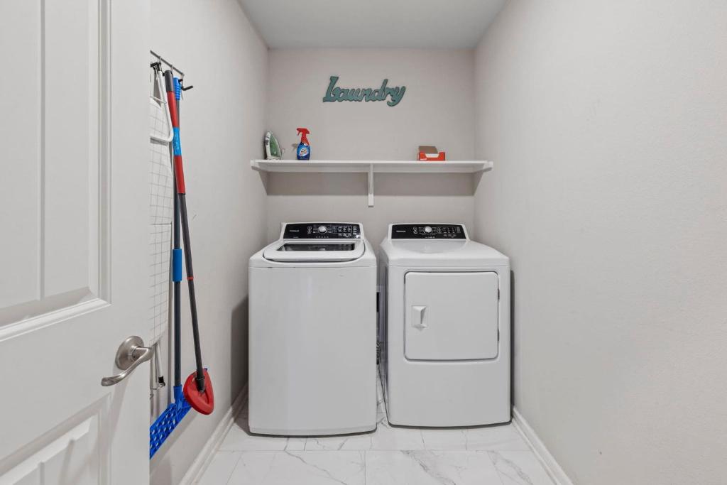 4 Bedroom Home with Hot Tub in Lake Charles - Image 8