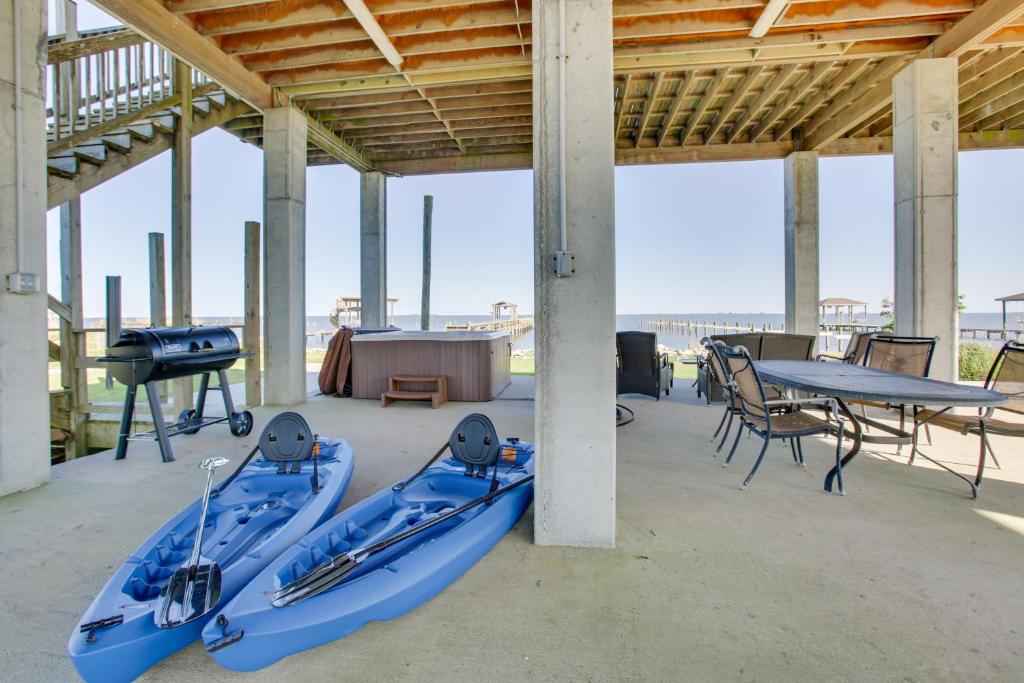 Lakefront NOLA Home with Hot Tub and Views!