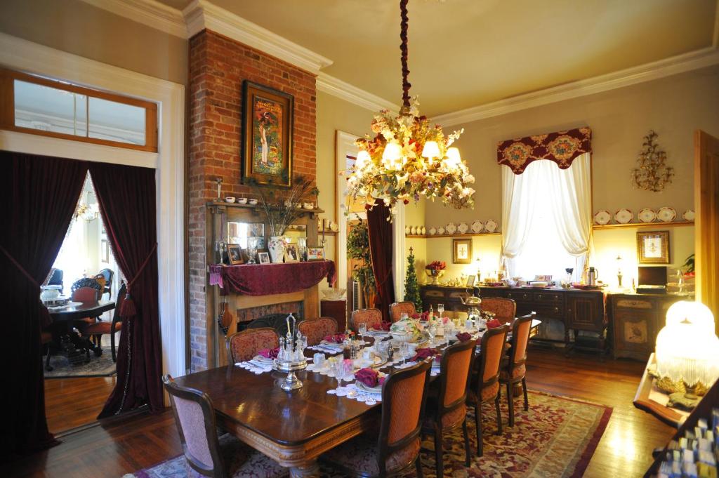 HH Whitney House - A Bed & Breakfast on the Historic Esplanade - Image 5
