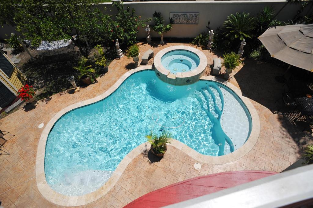 Hot Tub (Jacuzzi) - Photo 2