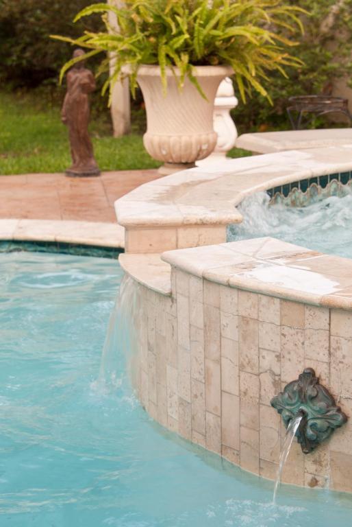 Hot Tub (Jacuzzi) - Photo 4