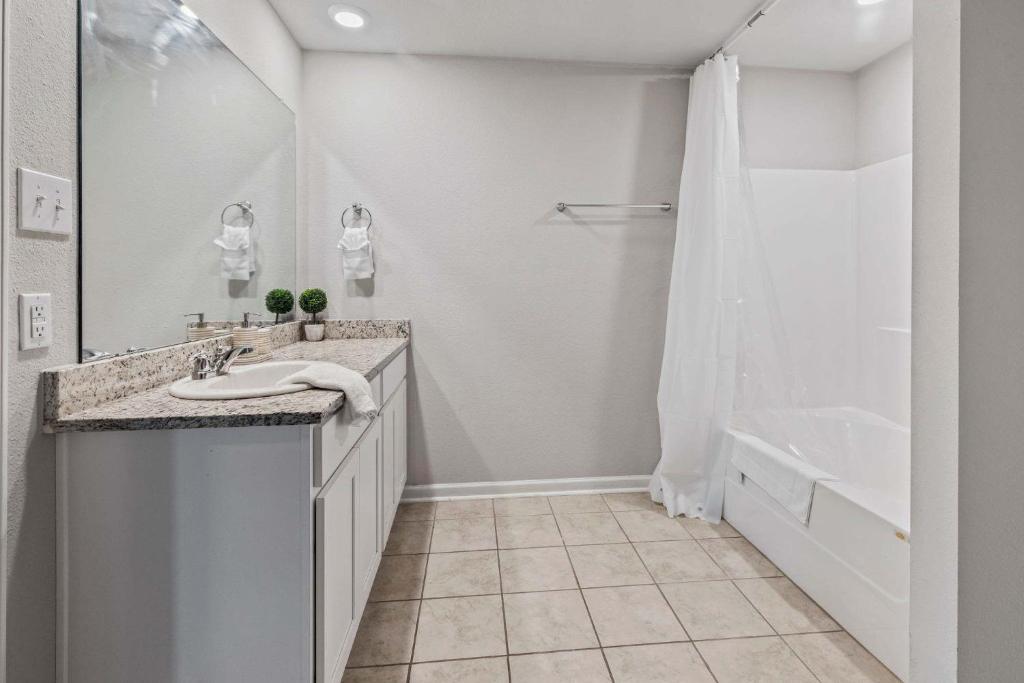 4 Bedroom home with Hot Tub in Lake Charles La - Image 6