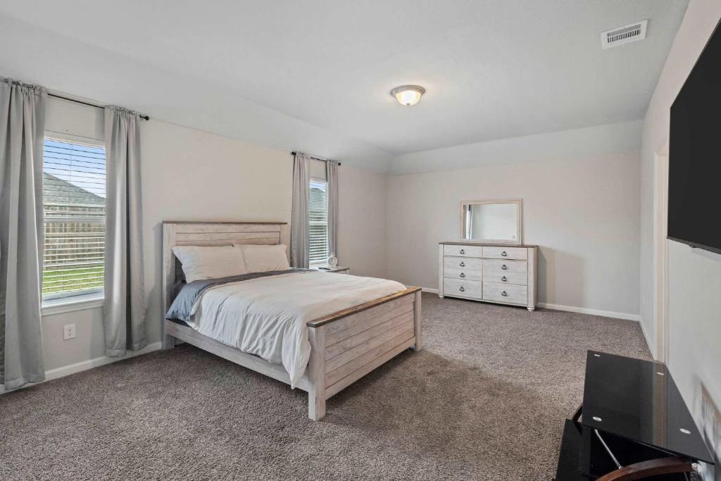 4 Bedroom home with Hot Tub in Lake Charles La - Image 5