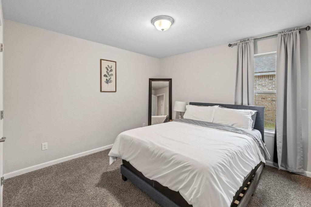 4 Bedroom home with Hot Tub in Lake Charles La - Image 7