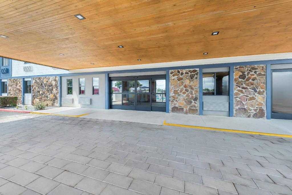 Clarion Pointe - Image 6