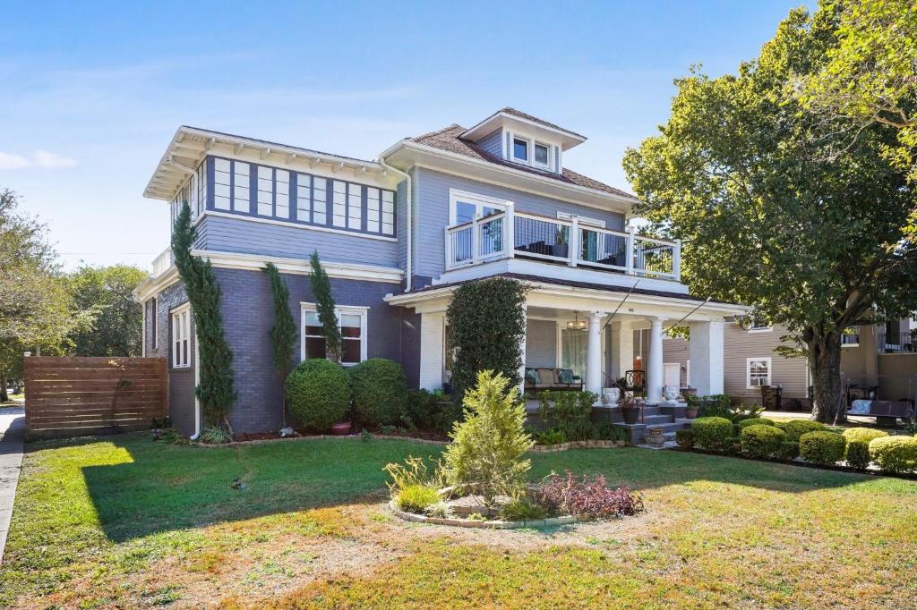 GrandCraftsman style home with pool and hot tub/ center to all of New Orleans - Image 7