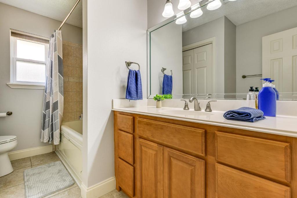 Boat Dock and Lift Waterfront Getaway in Slidell! - Image 8