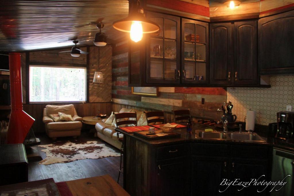 The Guest House - Image 8