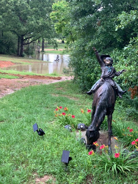 Bienvenue Mon Ami Bed and Breakfast - Image 8