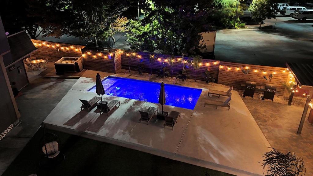 Hot Tub (Jacuzzi) - Photo 2