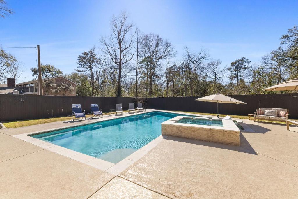 Hot Tub (Jacuzzi) - Photo 2