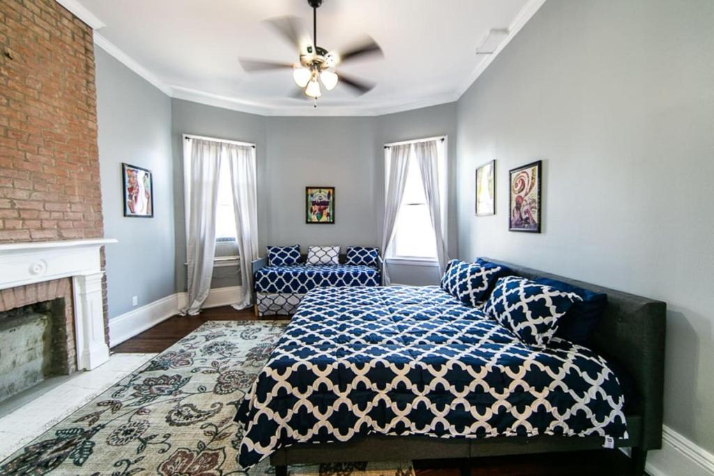 Claiborne Historic Victorian Mansion B - 5 bed-3 bath - Image 7