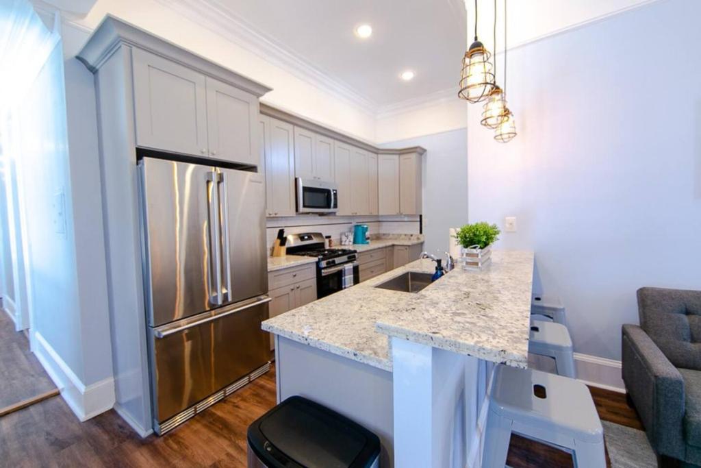 Claiborne Historic Victorian Mansion B - 5 bed-3 bath - Image 6