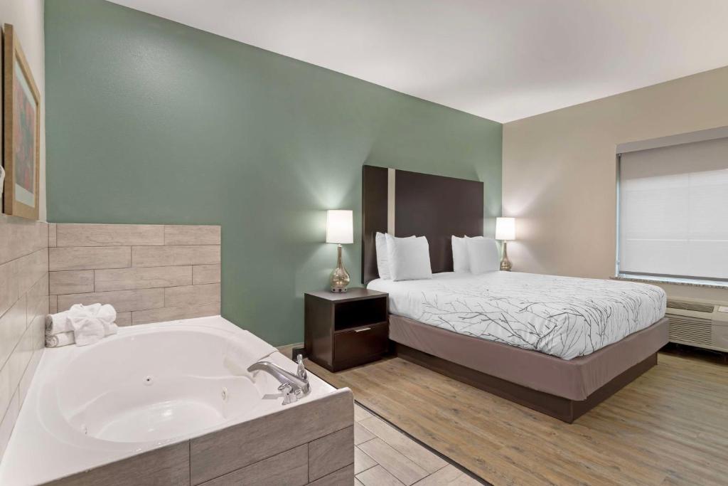 Hot Tub (Jacuzzi) - Photo 4