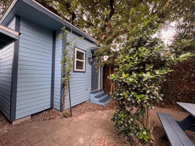 Charming Studio Cabin under Oak tree 2 mins walk to Magazine quiet neighborhood - Image 5