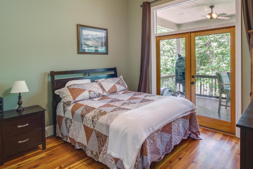 Waterfront Loranger Cottage Hot Tub, Deck and Grill - Image 7