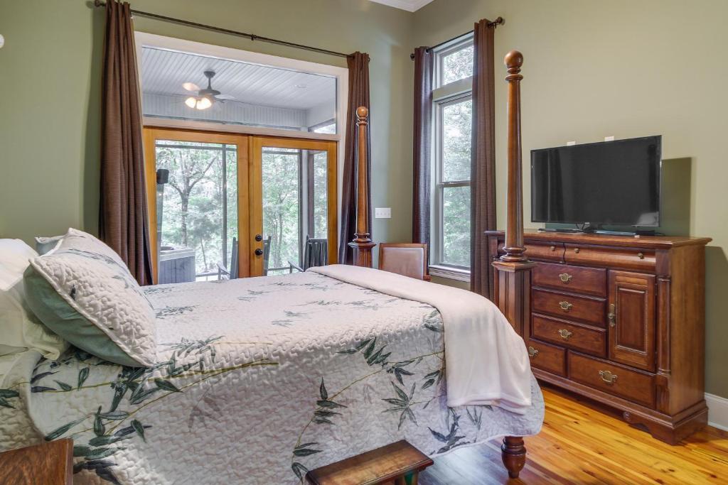 Waterfront Loranger Cottage Hot Tub, Deck and Grill - Image 5