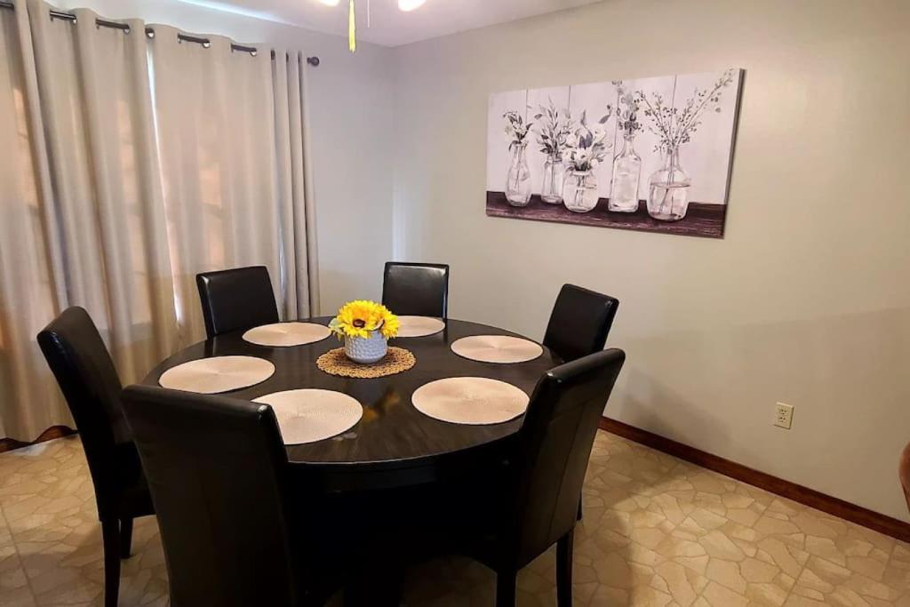 Stewart House with Hot Tub and 3 bedroom - Image 8