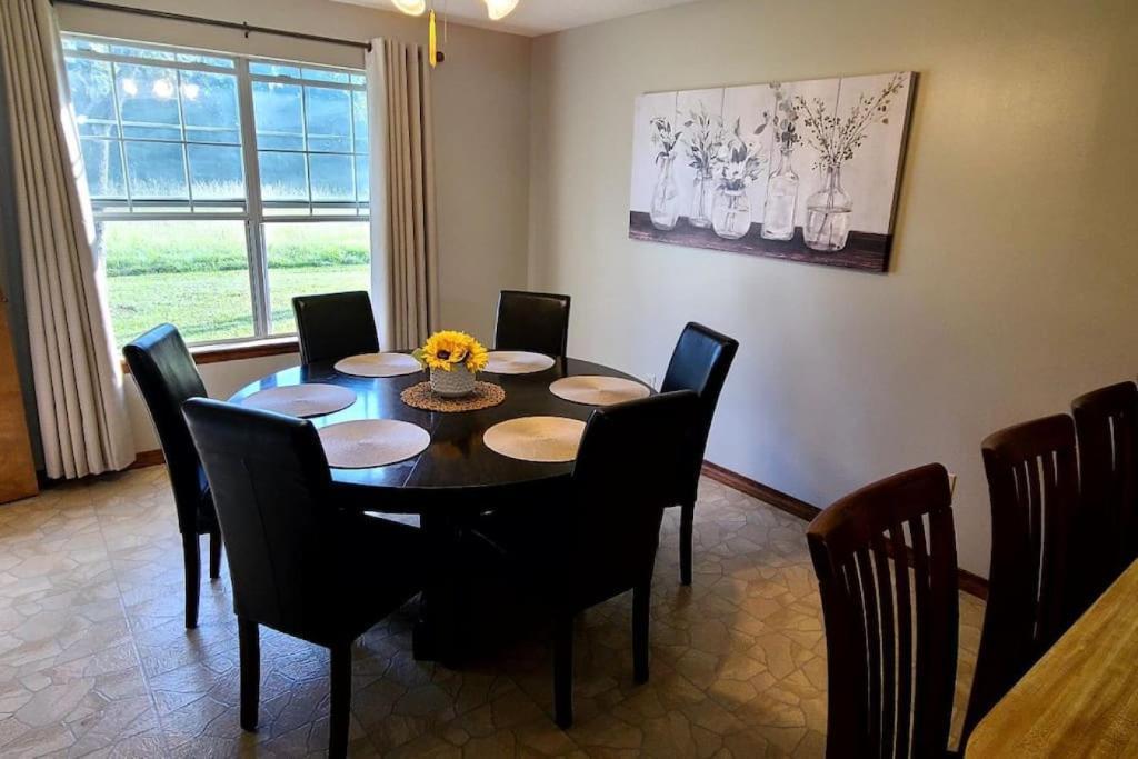 Stewart House with Hot Tub and 3 bedroom - Image 4