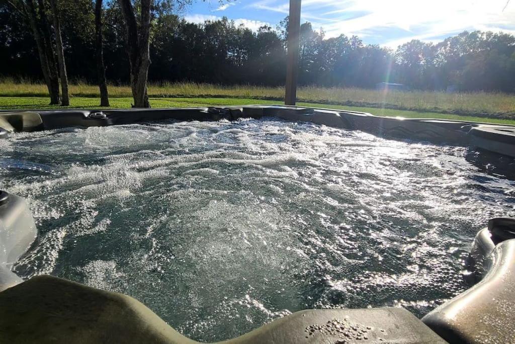 Stewart House with Hot Tub and 3 bedroom