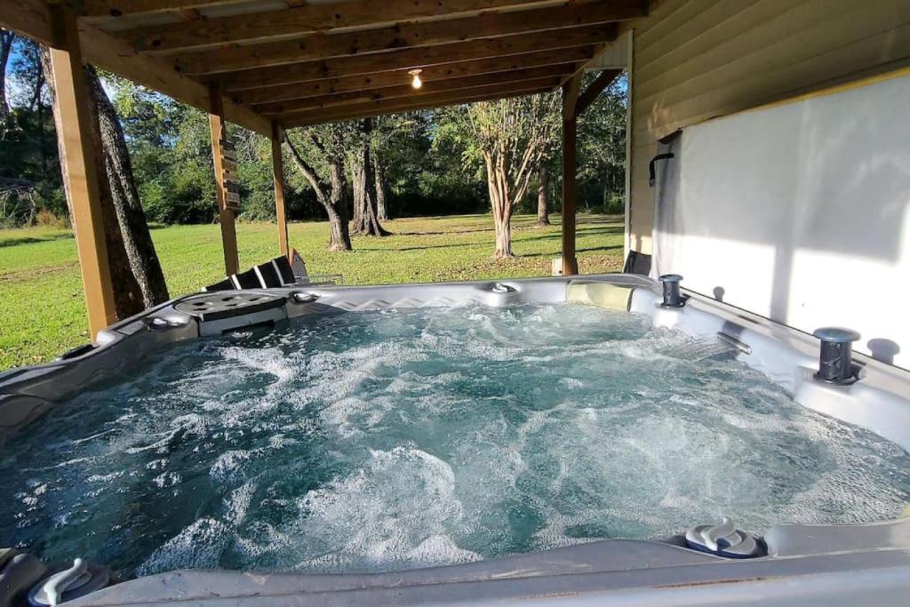 Stewart House with Hot Tub and 3 bedroom